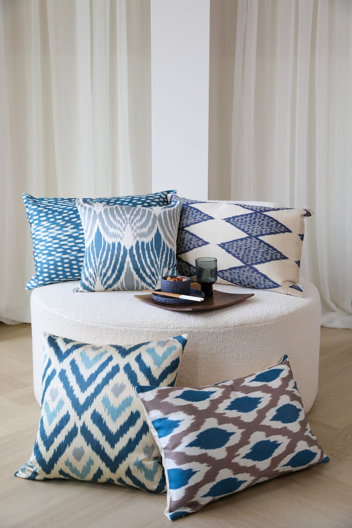 Blauw Raster Zijden Ikat Kussenhoes