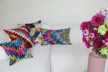 Fluwelen Ikat Mizzona Zigzag Kussenhoes