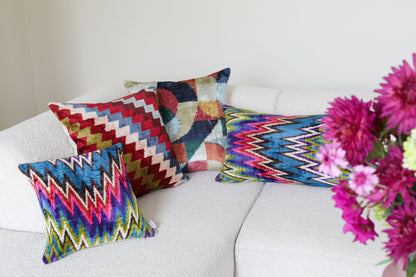 Fluwelen Ikat Mizzona Zigzag Kussenhoes
