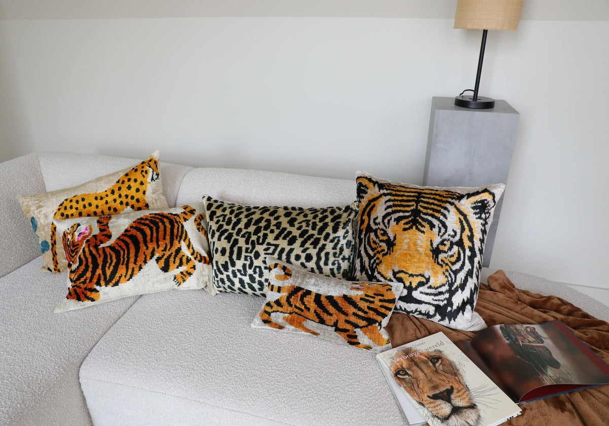 Wilde Tijger Fluwelen Ikat Kussenhoes