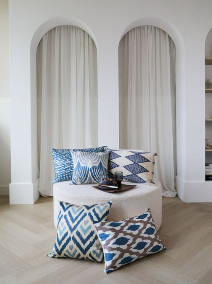Blauw Raster Zijden Ikat Kussenhoes