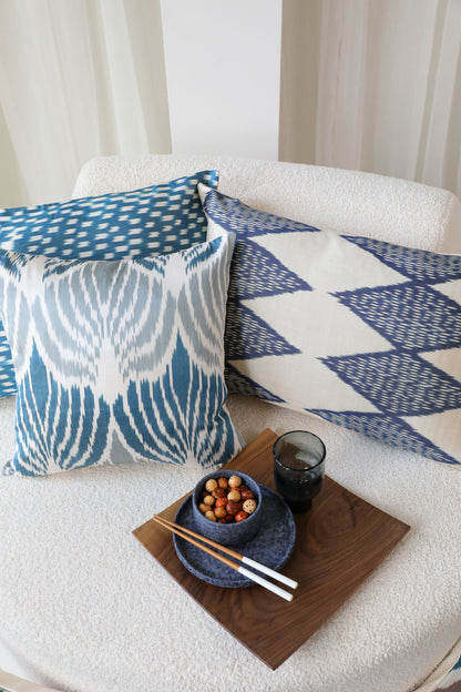 Blauw Raster Zijden Ikat Kussenhoes